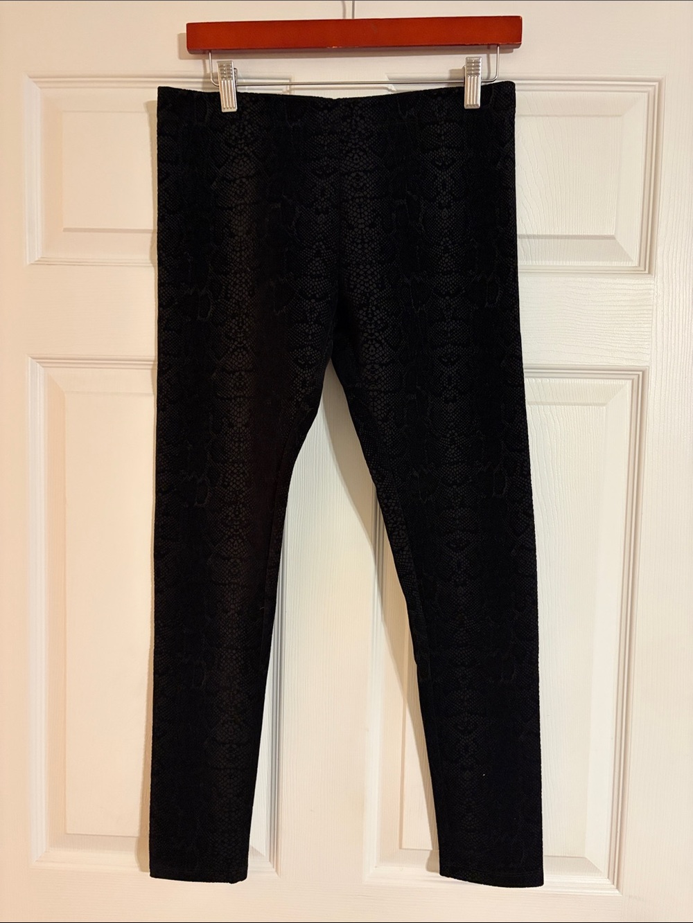Joan Vass NWT Black Snakeskin Textured Prototype Sample Leggings